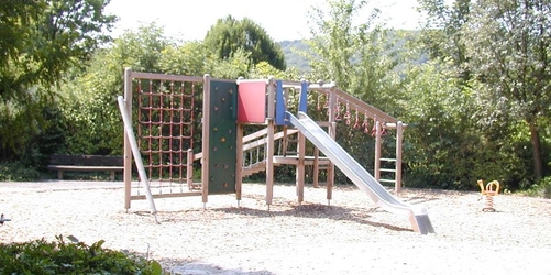 Spielplatz an der Sport- und Festhalle